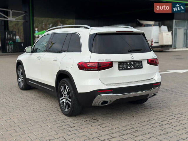 Белый Мерседес GLB-Class, объемом двигателя 2 л и пробегом 84 тыс. км за 30900 $, фото 12 на Automoto.ua