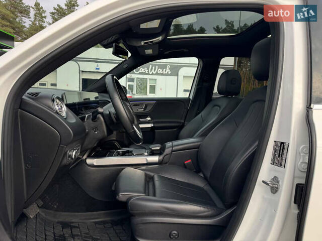 Белый Мерседес GLB-Class, объемом двигателя 2 л и пробегом 84 тыс. км за 30900 $, фото 17 на Automoto.ua