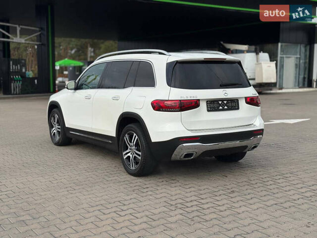 Белый Мерседес GLB-Class, объемом двигателя 2 л и пробегом 84 тыс. км за 30900 $, фото 13 на Automoto.ua