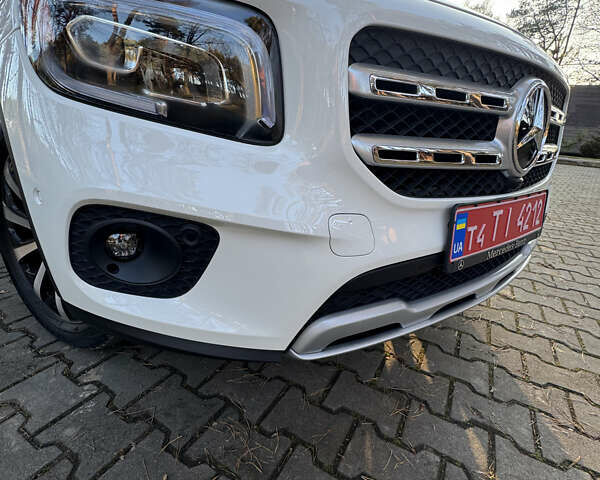 Белый Мерседес GLB-Class, объемом двигателя 1.99 л и пробегом 70 тыс. км за 29900 $, фото 45 на Automoto.ua