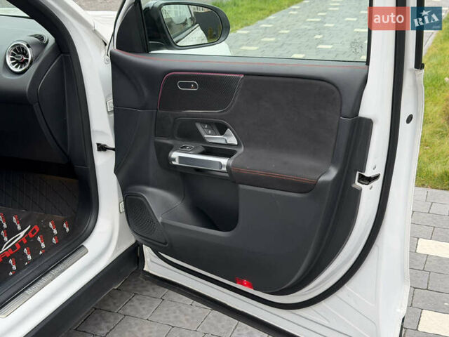 Білий Мерседес GLB-Class, об'ємом двигуна 2 л та пробігом 52 тис. км за 32000 $, фото 49 на Automoto.ua