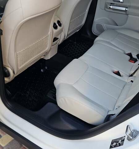 Белый Мерседес GLB-Class, объемом двигателя 1.99 л и пробегом 28 тыс. км за 32500 $, фото 10 на Automoto.ua