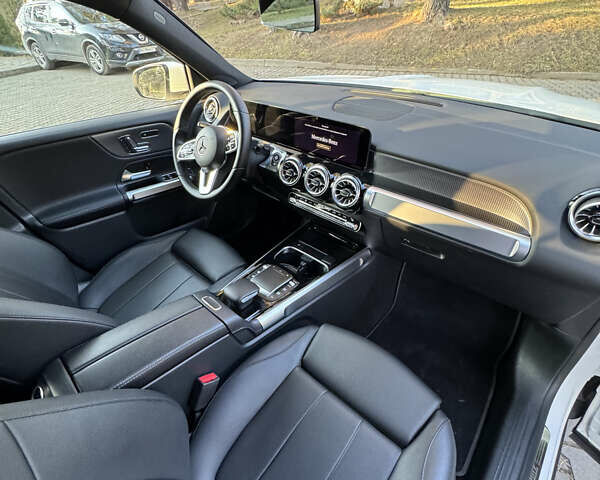 Белый Мерседес GLB-Class, объемом двигателя 1.99 л и пробегом 70 тыс. км за 29900 $, фото 36 на Automoto.ua