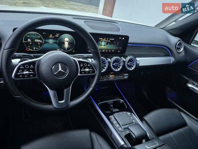 Белый Мерседес GLB-Class, объемом двигателя 1.99 л и пробегом 70 тыс. км за 29900 $, фото 1 на Automoto.ua