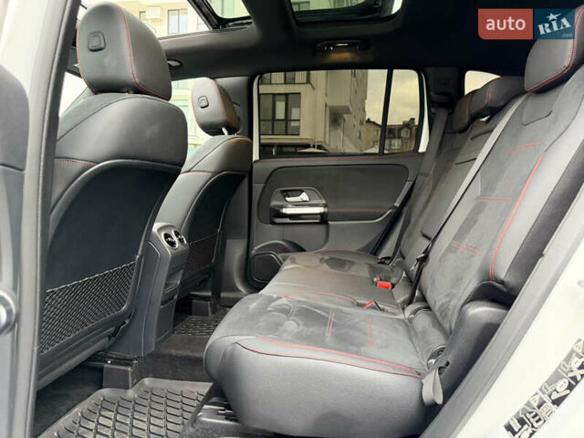 Білий Мерседес GLB-Class, об'ємом двигуна 2 л та пробігом 52 тис. км за 32000 $, фото 39 на Automoto.ua