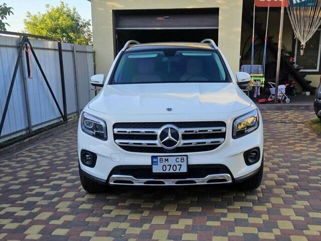 Белый Мерседес GLB-Class, объемом двигателя 1.99 л и пробегом 28 тыс. км за 32500 $, фото 2 на Automoto.ua