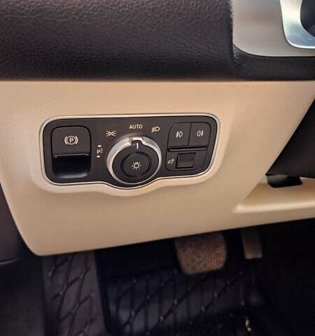 Белый Мерседес GLB-Class, объемом двигателя 1.99 л и пробегом 28 тыс. км за 32500 $, фото 32 на Automoto.ua