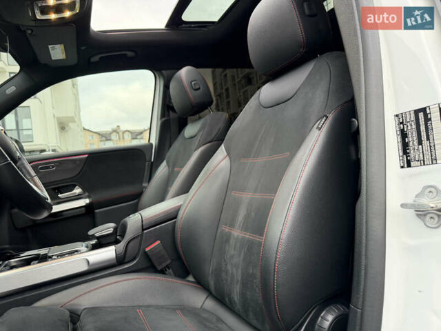 Білий Мерседес GLB-Class, об'ємом двигуна 2 л та пробігом 52 тис. км за 32000 $, фото 34 на Automoto.ua