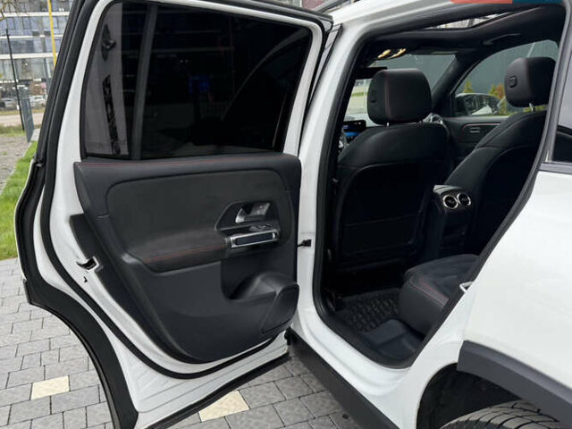 Білий Мерседес GLB-Class, об'ємом двигуна 2 л та пробігом 52 тис. км за 32000 $, фото 38 на Automoto.ua