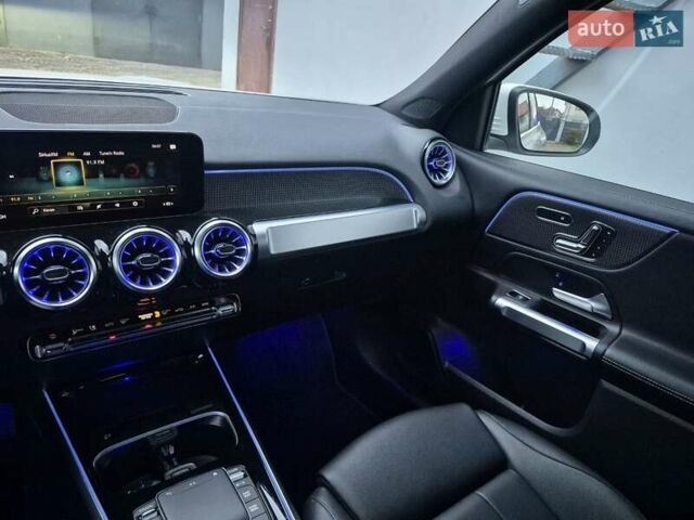 Белый Мерседес GLB-Class, объемом двигателя 1.99 л и пробегом 70 тыс. км за 29900 $, фото 47 на Automoto.ua