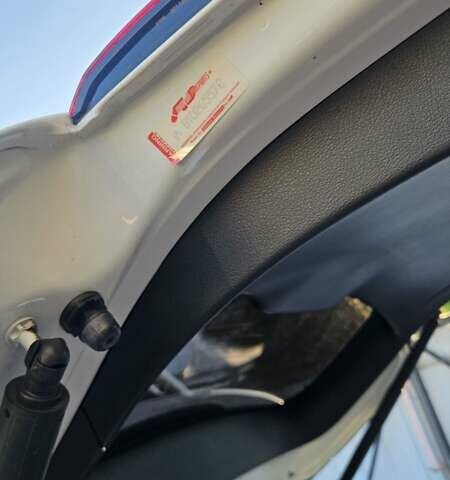 Белый Мерседес GLB-Class, объемом двигателя 1.99 л и пробегом 28 тыс. км за 32500 $, фото 11 на Automoto.ua