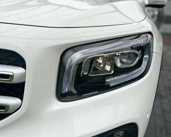 Белый Мерседес GLB-Class, объемом двигателя 2 л и пробегом 25 тыс. км за 37500 $, фото 18 на Automoto.ua