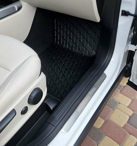 Белый Мерседес GLB-Class, объемом двигателя 1.99 л и пробегом 28 тыс. км за 32500 $, фото 23 на Automoto.ua