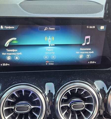 Белый Мерседес GLB-Class, объемом двигателя 1.99 л и пробегом 28 тыс. км за 32500 $, фото 35 на Automoto.ua