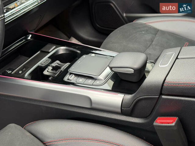 Білий Мерседес GLB-Class, об'ємом двигуна 2 л та пробігом 52 тис. км за 32000 $, фото 36 на Automoto.ua