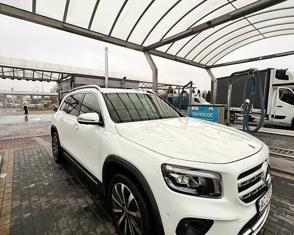 Белый Мерседес GLB-Class, объемом двигателя 2 л и пробегом 25 тыс. км за 37500 $, фото 7 на Automoto.ua