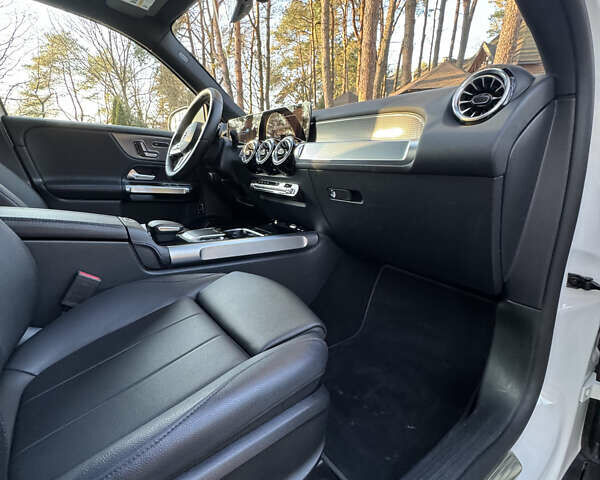 Белый Мерседес GLB-Class, объемом двигателя 1.99 л и пробегом 70 тыс. км за 29900 $, фото 34 на Automoto.ua