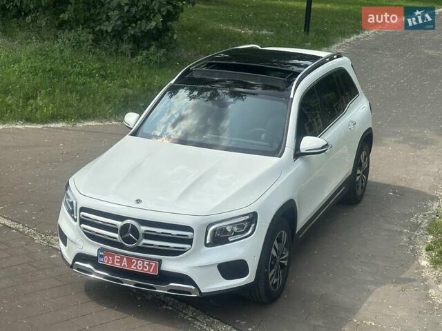 Белый Мерседес GLB-Class, объемом двигателя 1.95 л и пробегом 33 тыс. км за 37999 $, фото 9 на Automoto.ua
