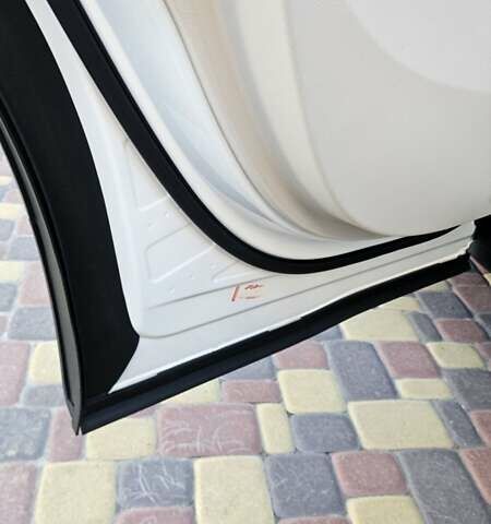 Белый Мерседес GLB-Class, объемом двигателя 1.99 л и пробегом 28 тыс. км за 32500 $, фото 17 на Automoto.ua