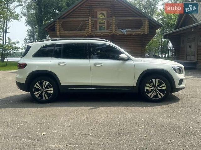 Белый Мерседес GLB-Class, объемом двигателя 1.95 л и пробегом 33 тыс. км за 37999 $, фото 41 на Automoto.ua