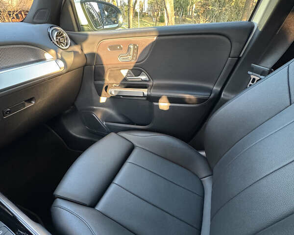 Белый Мерседес GLB-Class, объемом двигателя 1.99 л и пробегом 70 тыс. км за 29900 $, фото 20 на Automoto.ua