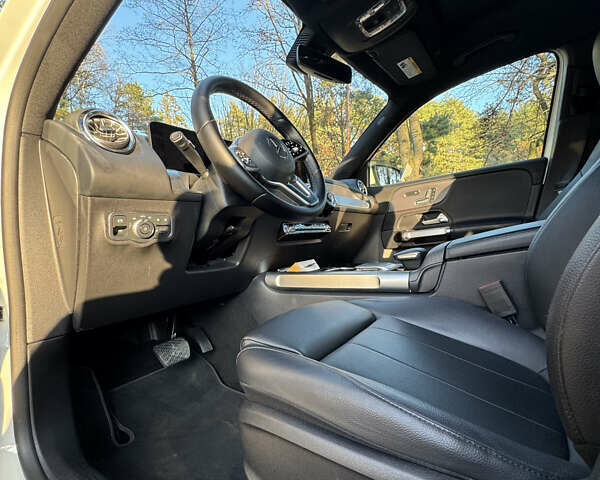 Белый Мерседес GLB-Class, объемом двигателя 1.99 л и пробегом 70 тыс. км за 29900 $, фото 14 на Automoto.ua