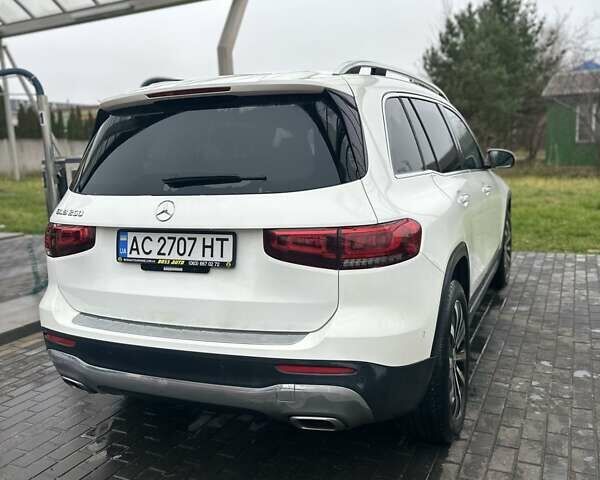 Белый Мерседес GLB-Class, объемом двигателя 2 л и пробегом 25 тыс. км за 37500 $, фото 1 на Automoto.ua