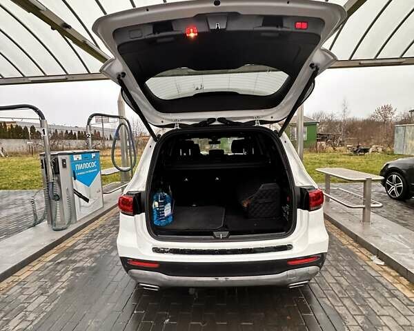 Белый Мерседес GLB-Class, объемом двигателя 2 л и пробегом 25 тыс. км за 37500 $, фото 10 на Automoto.ua