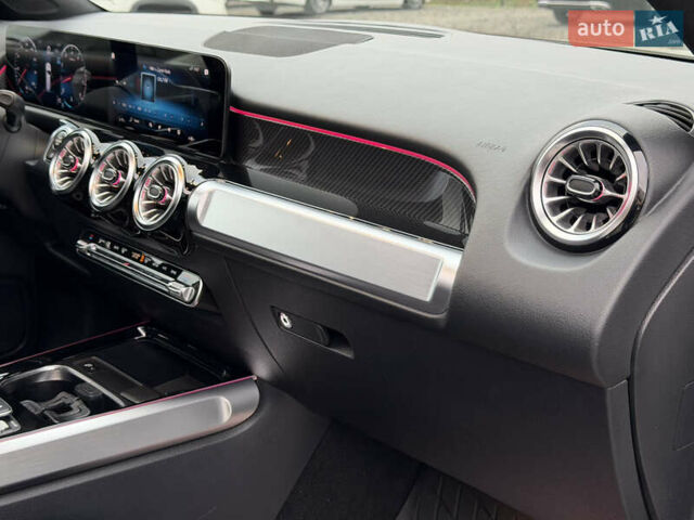 Білий Мерседес GLB-Class, об'ємом двигуна 2 л та пробігом 52 тис. км за 32000 $, фото 53 на Automoto.ua