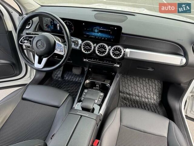 Білий Мерседес GLB-Class, об'ємом двигуна 1.95 л та пробігом 31 тис. км за 39900 $, фото 24 на Automoto.ua