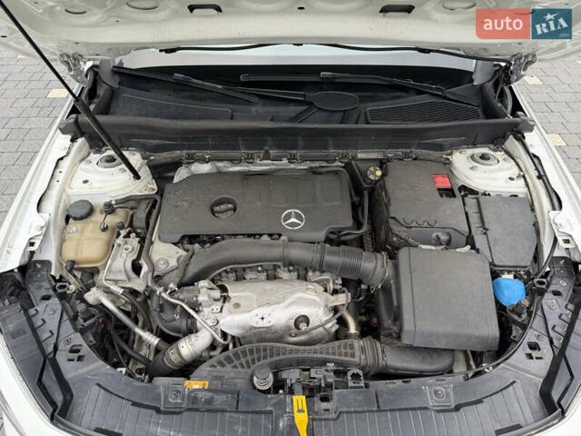 Білий Мерседес GLB-Class, об'ємом двигуна 2 л та пробігом 52 тис. км за 32000 $, фото 28 на Automoto.ua