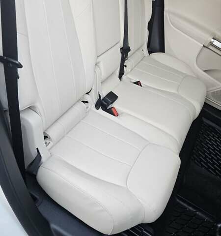 Белый Мерседес GLB-Class, объемом двигателя 1.99 л и пробегом 28 тыс. км за 32500 $, фото 29 на Automoto.ua