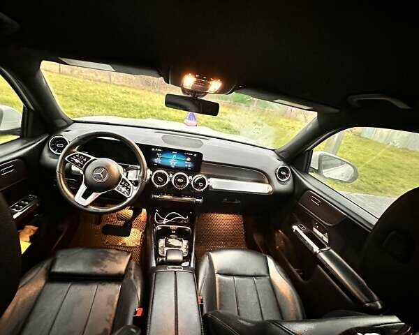 Белый Мерседес GLB-Class, объемом двигателя 2 л и пробегом 25 тыс. км за 37500 $, фото 19 на Automoto.ua