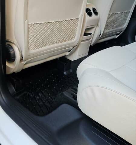 Белый Мерседес GLB-Class, объемом двигателя 1.99 л и пробегом 28 тыс. км за 32500 $, фото 15 на Automoto.ua