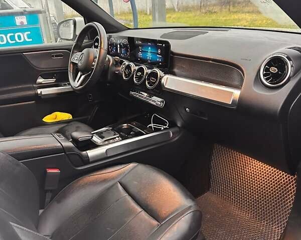 Белый Мерседес GLB-Class, объемом двигателя 2 л и пробегом 25 тыс. км за 37500 $, фото 5 на Automoto.ua