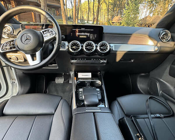 Белый Мерседес GLB-Class, объемом двигателя 1.99 л и пробегом 70 тыс. км за 29900 $, фото 18 на Automoto.ua