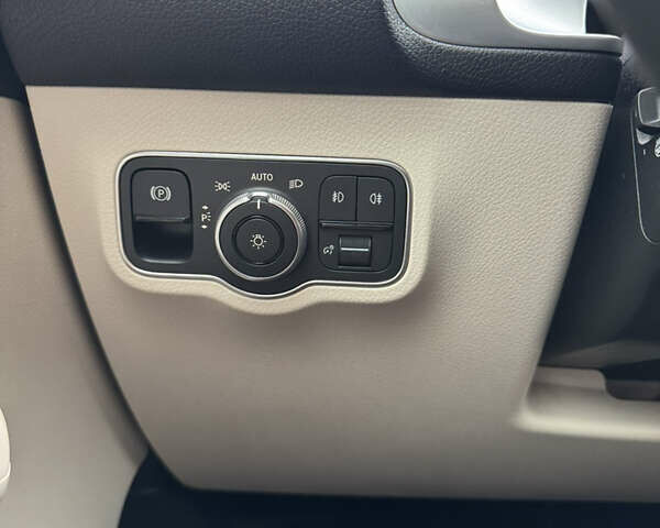 Белый Мерседес GLB-Class, объемом двигателя 1.99 л и пробегом 36 тыс. км за 49000 $, фото 33 на Automoto.ua