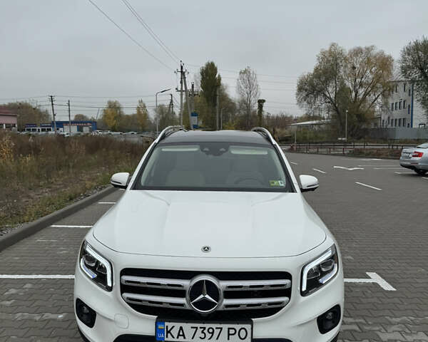 Белый Мерседес GLB-Class, объемом двигателя 1.99 л и пробегом 36 тыс. км за 49000 $, фото 1 на Automoto.ua