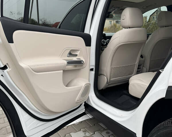 Белый Мерседес GLB-Class, объемом двигателя 1.99 л и пробегом 36 тыс. км за 49000 $, фото 19 на Automoto.ua