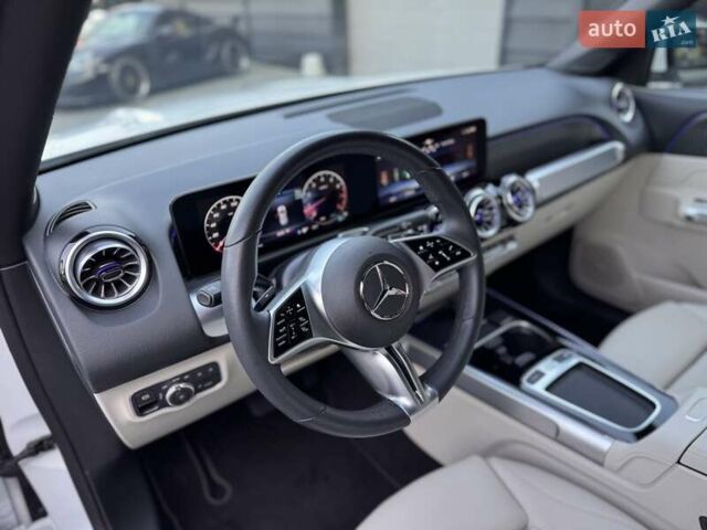 Білий Мерседес GLB-Class, об'ємом двигуна 1.99 л та пробігом 2 тис. км за 47900 $, фото 16 на Automoto.ua