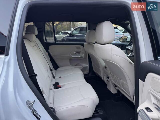 Білий Мерседес GLB-Class, об'ємом двигуна 1.99 л та пробігом 2 тис. км за 47900 $, фото 12 на Automoto.ua