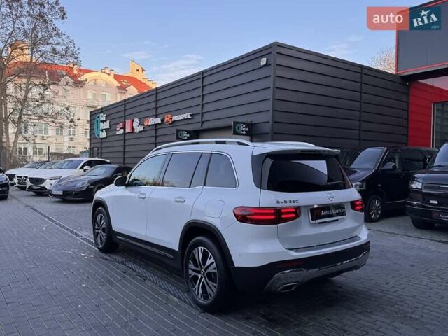 Білий Мерседес GLB-Class, об'ємом двигуна 1.99 л та пробігом 2 тис. км за 47900 $, фото 5 на Automoto.ua
