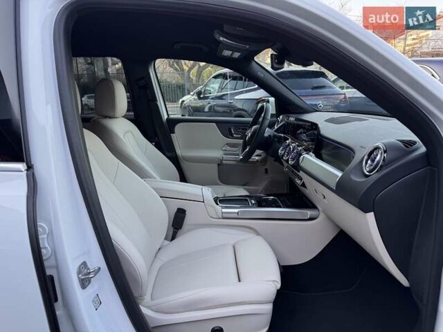 Білий Мерседес GLB-Class, об'ємом двигуна 1.99 л та пробігом 2 тис. км за 47900 $, фото 13 на Automoto.ua