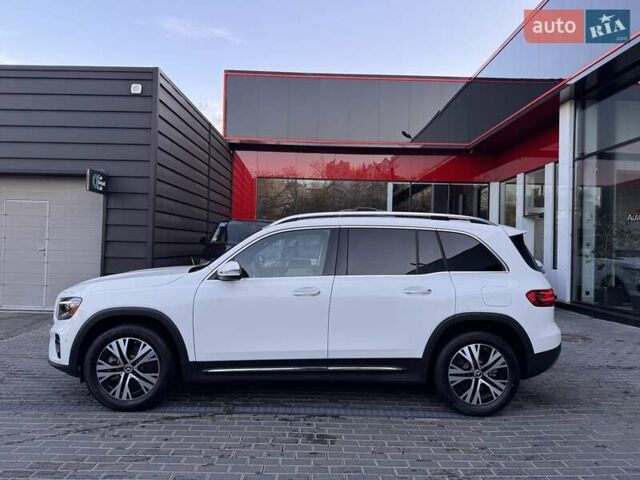 Білий Мерседес GLB-Class, об'ємом двигуна 1.99 л та пробігом 2 тис. км за 47900 $, фото 4 на Automoto.ua
