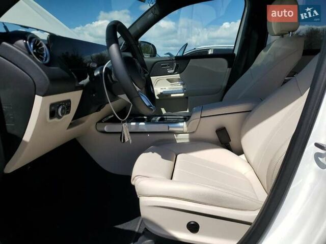 Белый Мерседес GLB-Class, объемом двигателя 1.99 л и пробегом 1 тыс. км за 20000 $, фото 6 на Automoto.ua