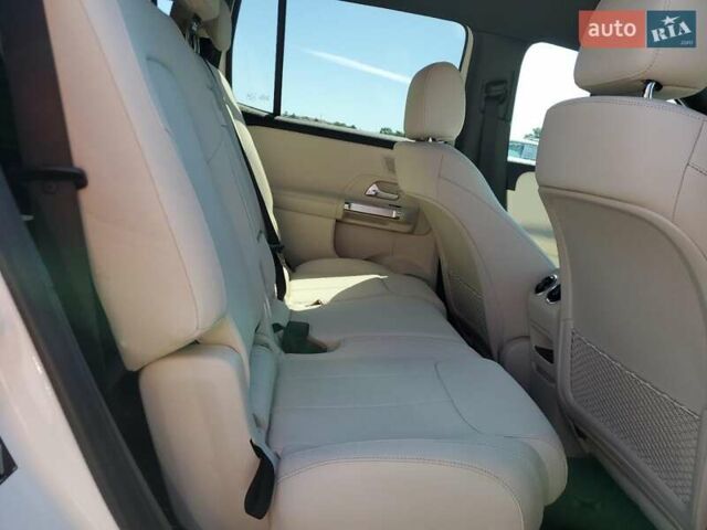 Белый Мерседес GLB-Class, объемом двигателя 1.99 л и пробегом 1 тыс. км за 20000 $, фото 10 на Automoto.ua