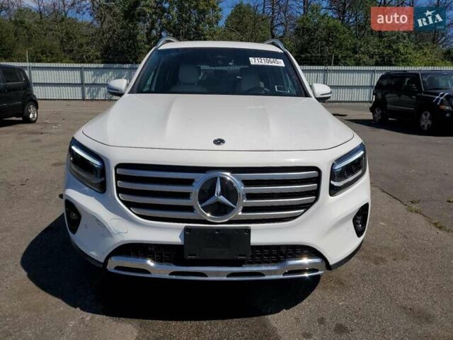 Белый Мерседес GLB-Class, объемом двигателя 1.99 л и пробегом 1 тыс. км за 20000 $, фото 4 на Automoto.ua