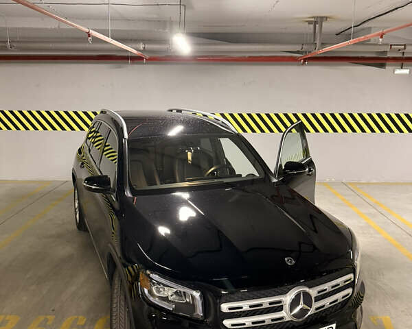 Чорний Мерседес GLB-Class, об'ємом двигуна 1.99 л та пробігом 60 тис. км за 31000 $, фото 1 на Automoto.ua