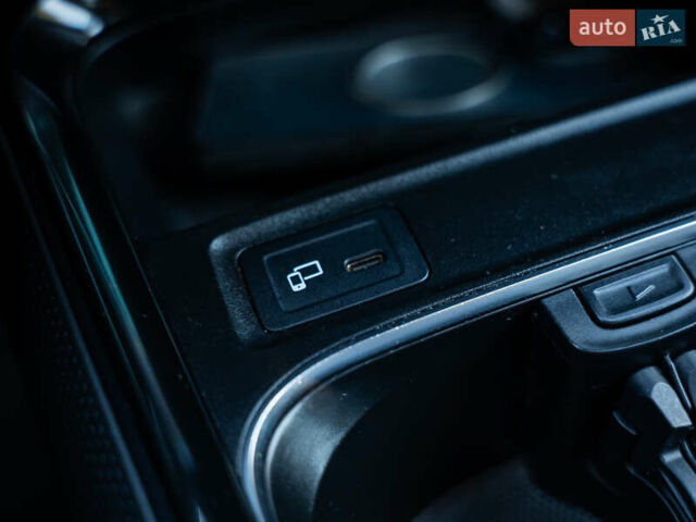 Черный Мерседес GLB-Class, объемом двигателя 1.95 л и пробегом 166 тыс. км за 30000 $, фото 23 на Automoto.ua