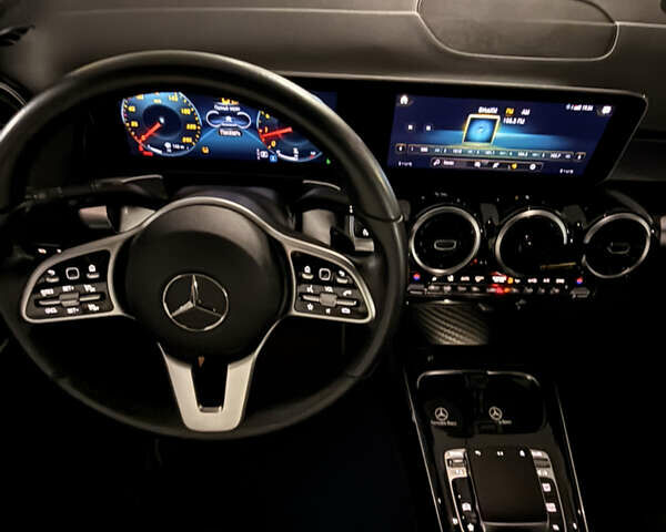 Чорний Мерседес GLB-Class, об'ємом двигуна 1.99 л та пробігом 60 тис. км за 31000 $, фото 15 на Automoto.ua